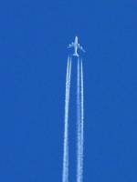 Quadriréacteur sur ciel bleu azur !